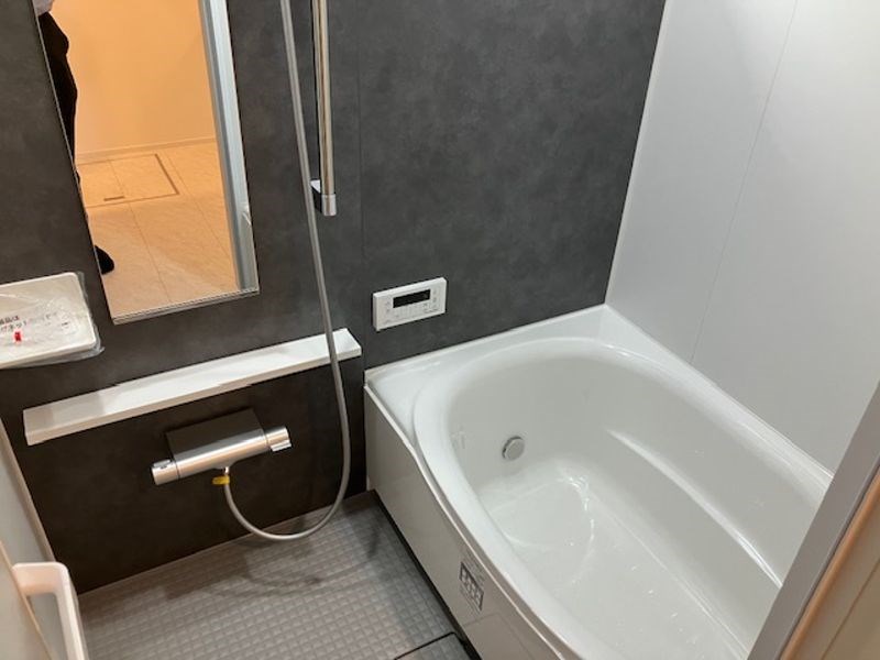 バス・シャワールーム　ゆったりとした浴室