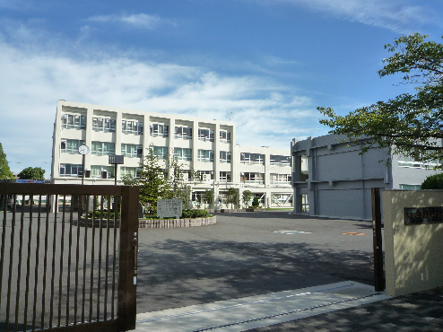 中学校　八幡市立男山第二中学校（中学校）まで395m