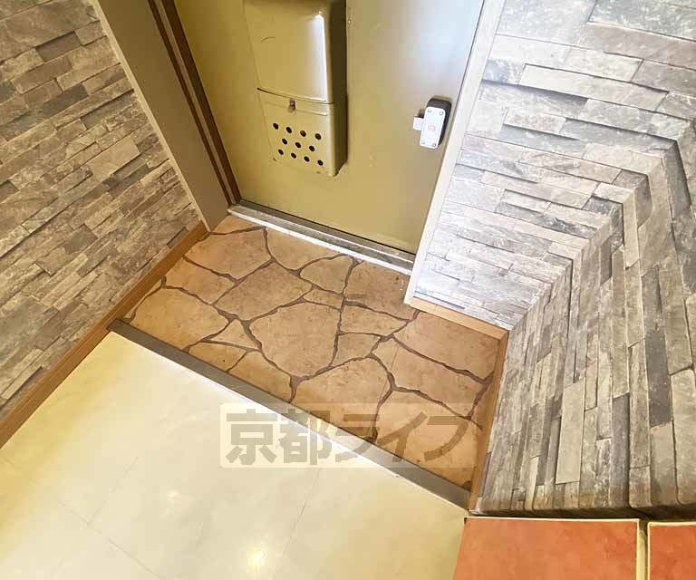 玄関　大きな段差がありません