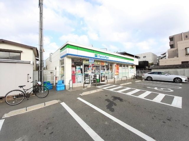 コンビニ　ファミリーマート 福岡片江店（コンビニ）まで400m