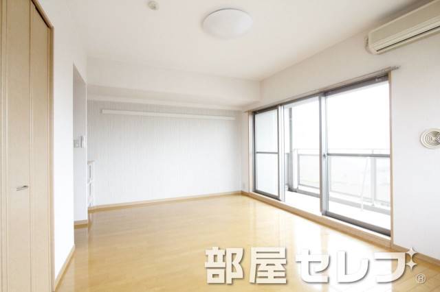 居室・リビング　広々としたお部屋です。