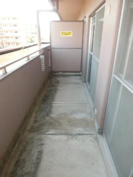 バーンフリート総持寺　バルコニー　ベランダ