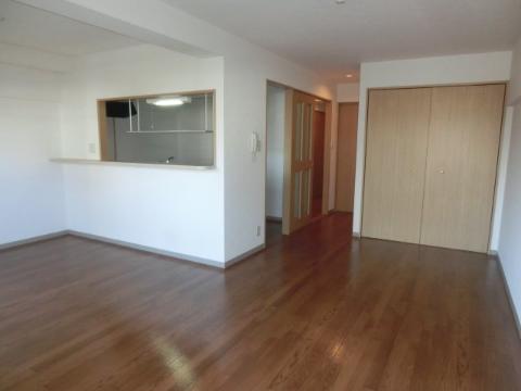 バーンフリート総持寺　居室・リビング　リビング