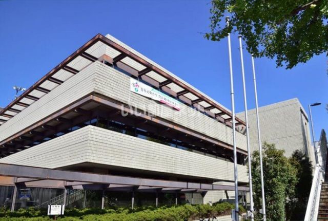 図書館　八王子市中央図書館（図書館）まで279m