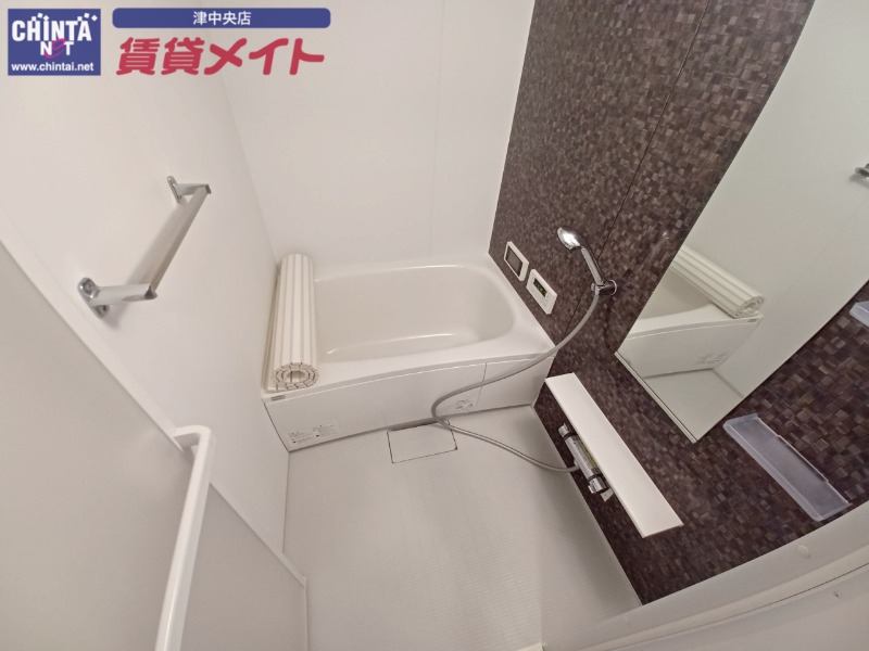バス・シャワールーム　反転タイプ参考写真