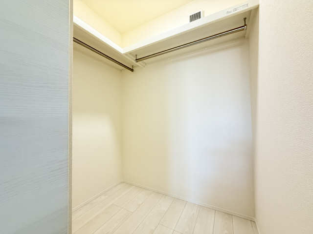 収納　2階南洋室