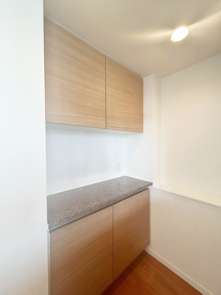 その他設備　食器棚設置済み