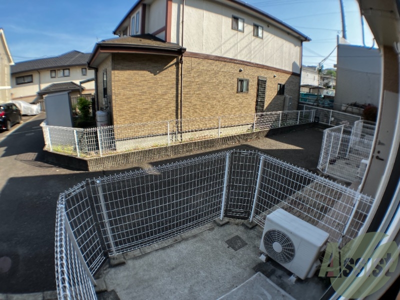 バルコニー　テラスはしっかり柵で囲まれているので安心ですね！