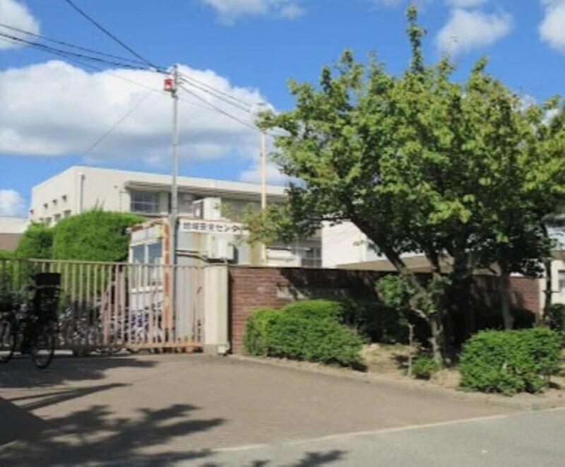 小学校　箕面市立西南小学校（小学校）まで715m