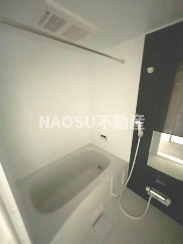 バス・シャワールーム　コンパクトで使いやすいお風呂です