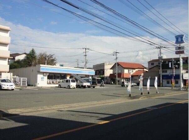 コンビニ　ローソン舞松原店（コンビニ）まで405m