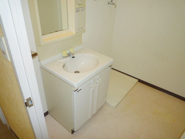 洗面設備　★脱衣所・独立洗面台完備★