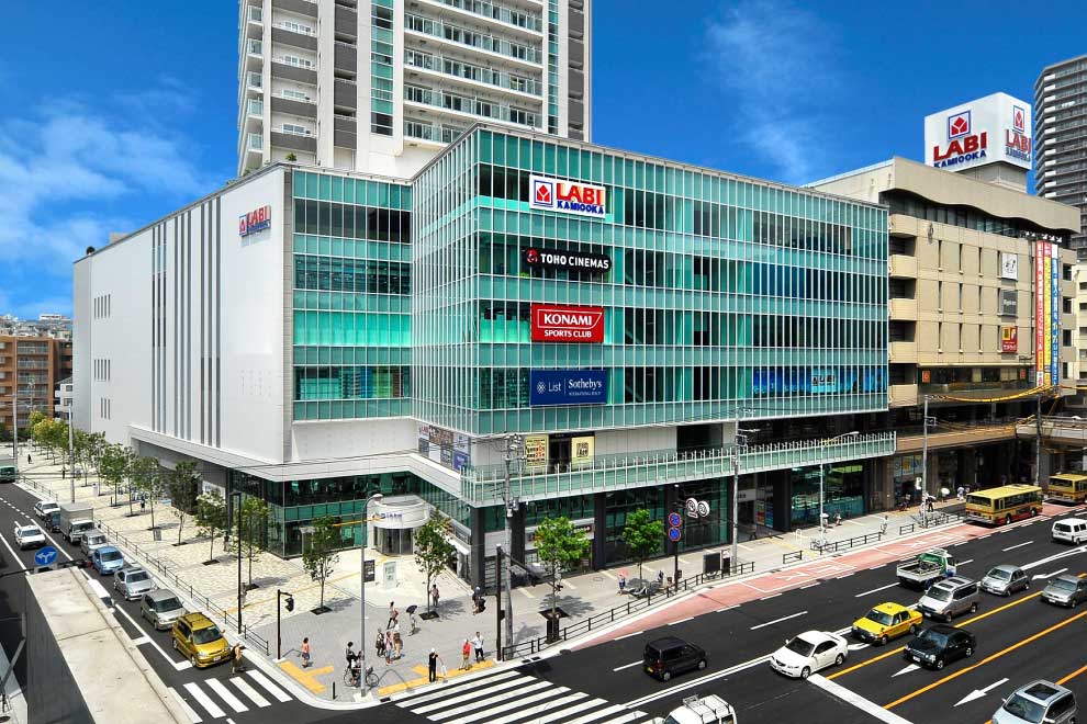 ショッピングセンター　mioka(ミオカ)（ショッピングセンター）まで1056m