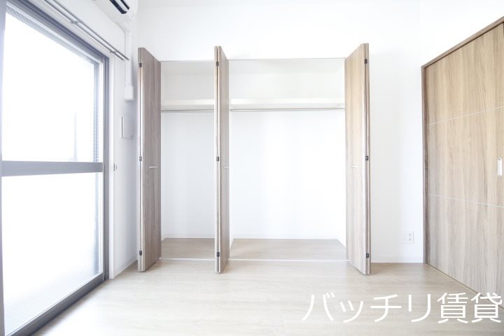 収納　別号室タイプの為、現状を優先致します。