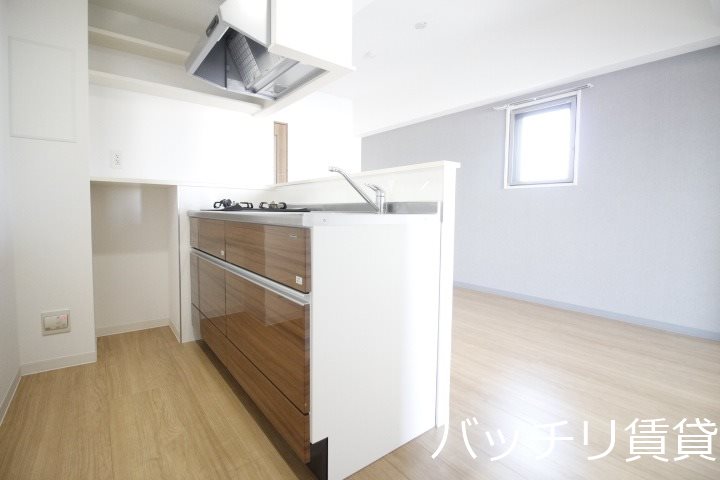 キッチン　別号室タイプの為、現状を優先致します。