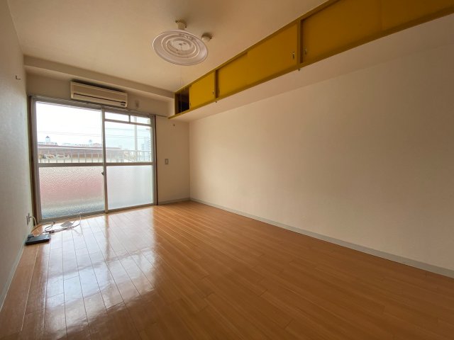 居室・リビング　洋室7帖の大きな１K