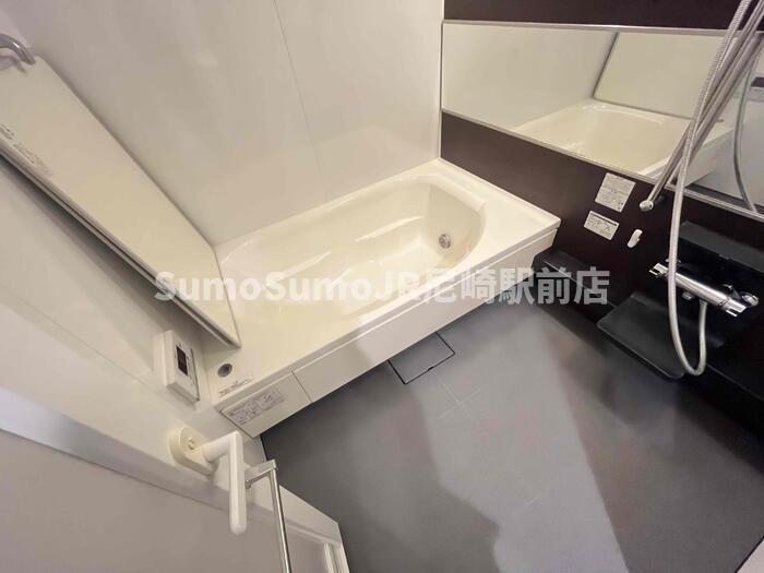 バス・シャワールーム　ゆったり過ごせるお風呂です