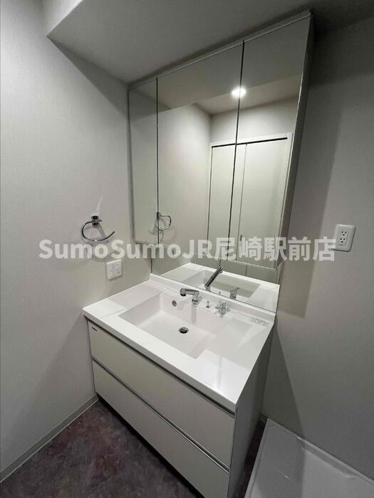 洗面設備　広い洗面スペース