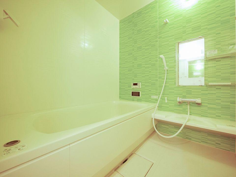 バス・シャワールーム　ゆったり足を伸ばせるお風呂付き♪