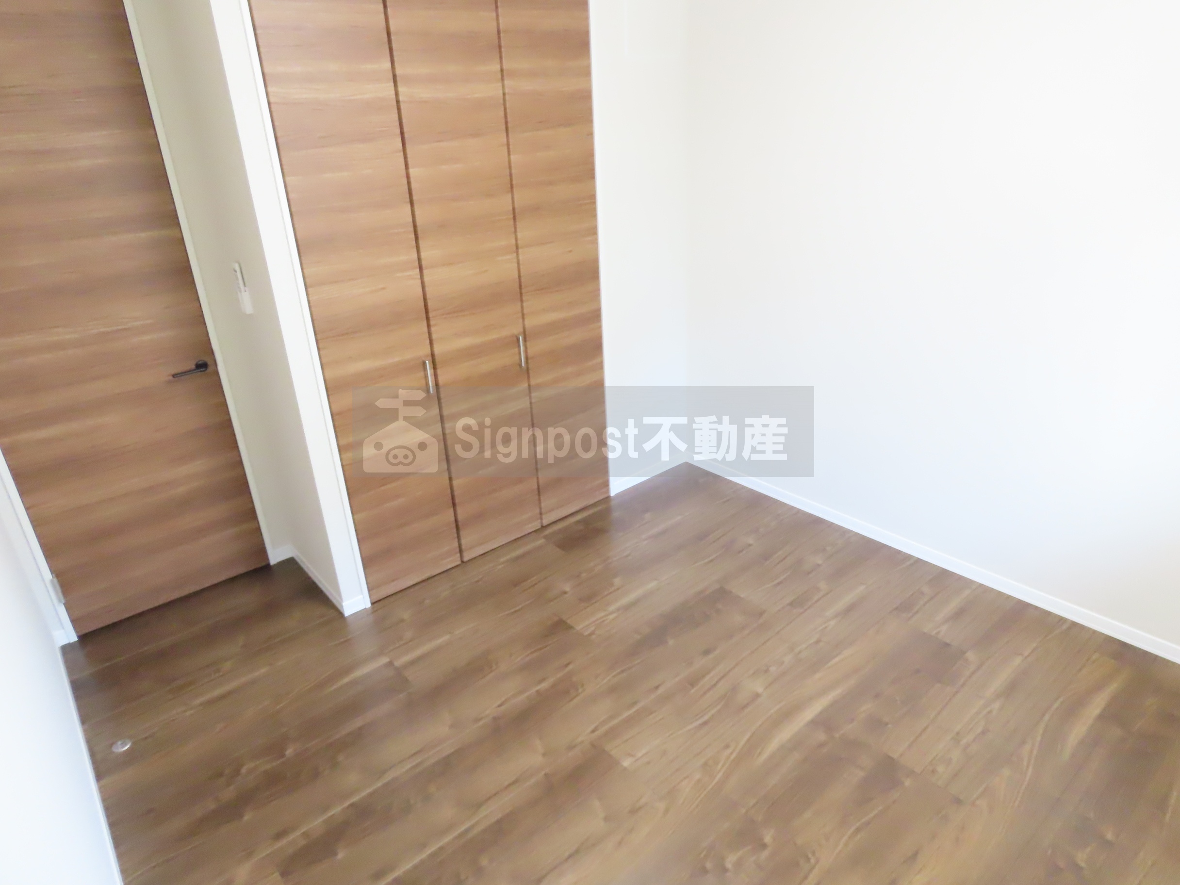 その他共有部分　5.8帖の洋室