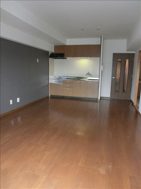 居室・リビング　アクセントクロス仕様のリビングです♪