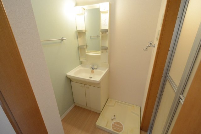 洗面設備　独立洗面台付きです♪