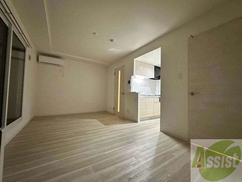 居室・リビング　広々したリビングで快適にくつろげそうです。