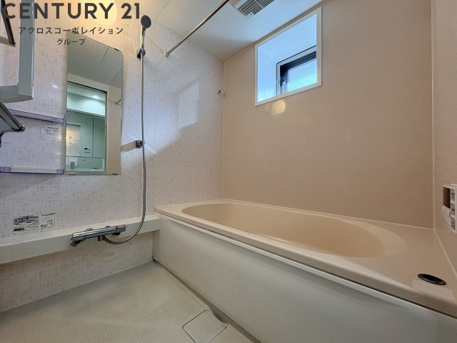 バス・シャワールーム　浴室乾燥機つきで便利！