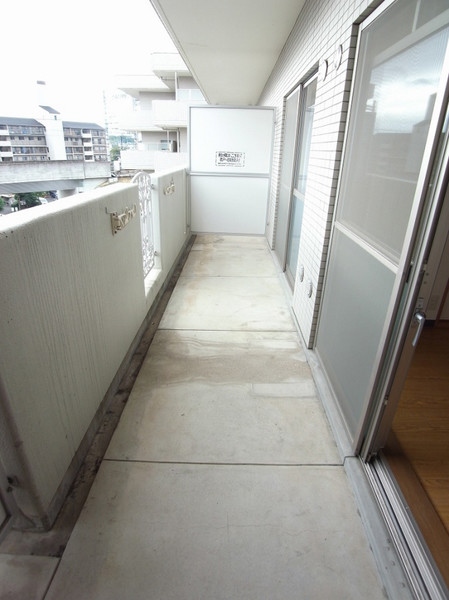 バルコニー　※反転タイプの写真です