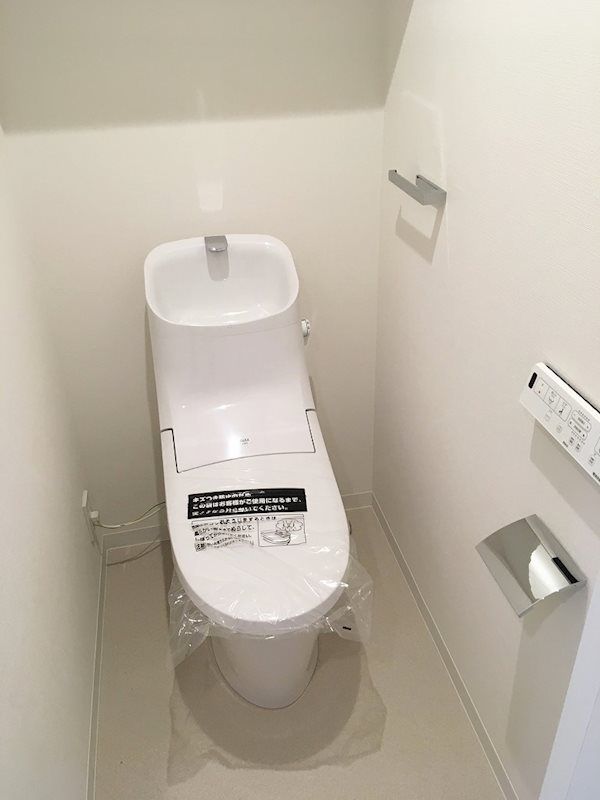 トイレ　※別部屋の参考写真です。