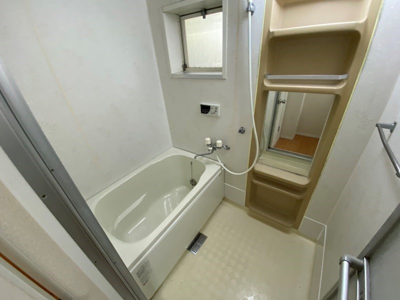 バス・シャワールーム　同一物件別部屋写真