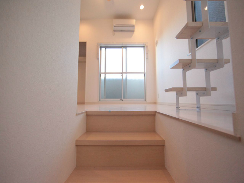 バルコニー　下階洋室6帖　上階ロフト5.7帖（収納でも部屋でも使えます）