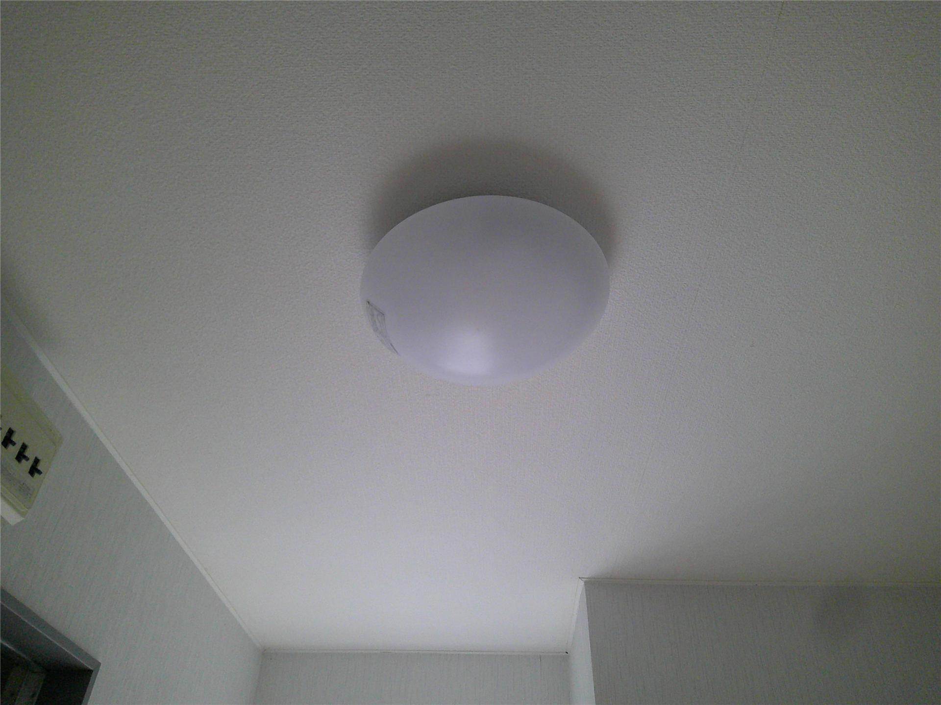その他部屋・スペース　キッチンにも照明付いてます。