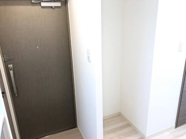 玄関　※別部屋参考写真