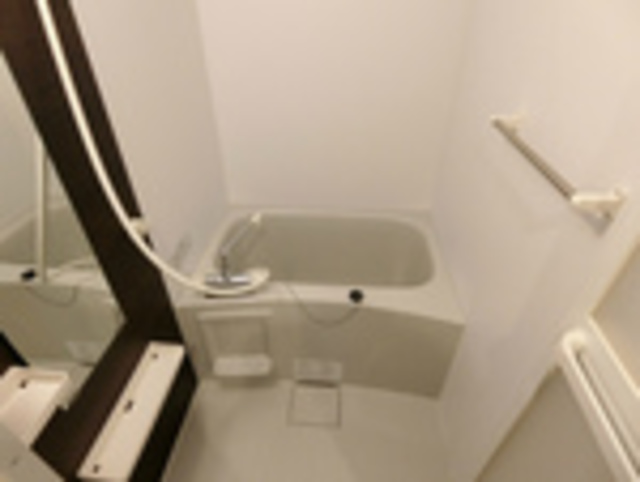 バス・シャワールーム　清潔感のあるバスルーム。