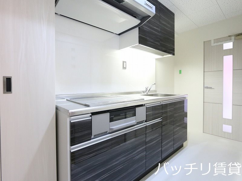 キッチン　別号室タイプの為、現状を優先します