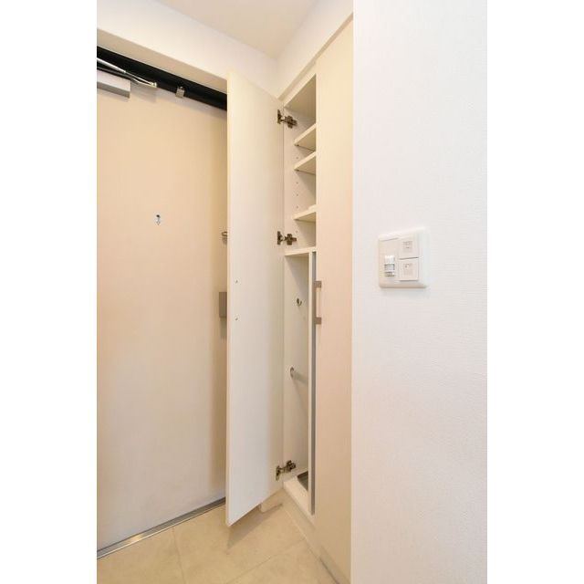 玄関　シューズボックス