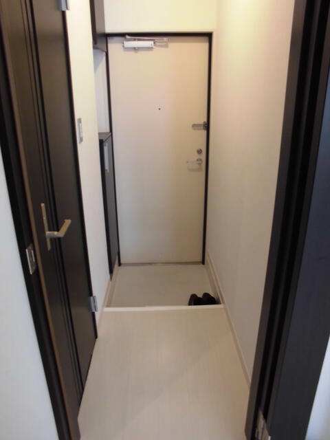 玄関　写真は同タイプの部屋