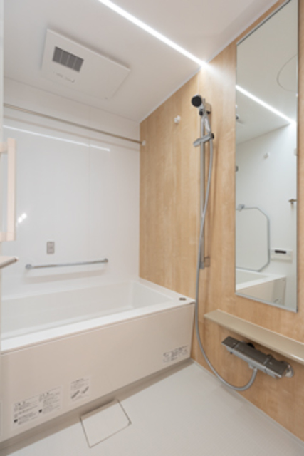 バス・シャワールーム　※写真は同タイプ住戸です。