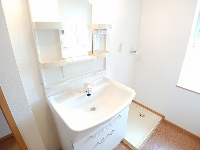 洗面設備　広い洗面スペース