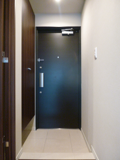 玄関　玄関　※別部屋参考写真