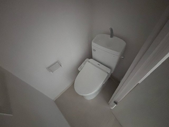 トイレ　※同施工会社のイメージ写真※