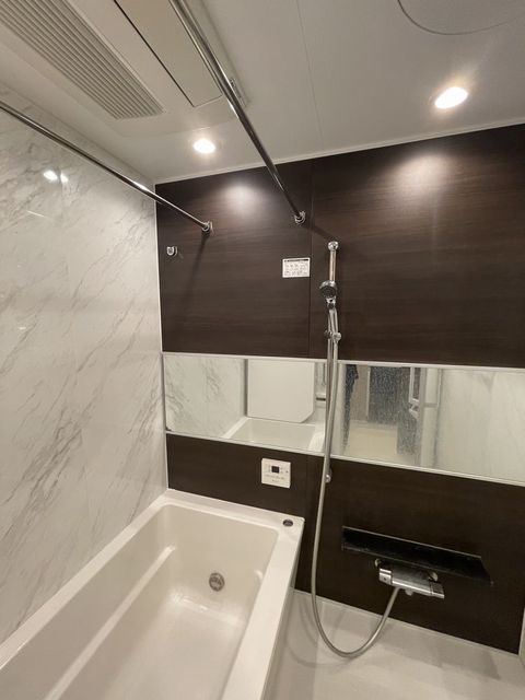 バス・シャワールーム　追焚機能・浴室暖房乾燥機