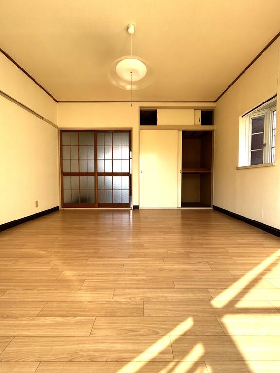 居室・リビング　洋室8帖　エアコン、収納付き