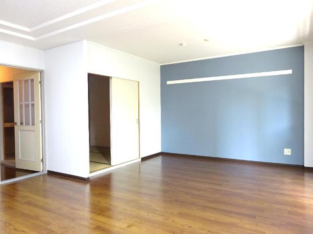 居室・リビング　室内