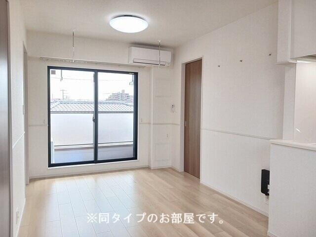 居室・リビング　同仕様