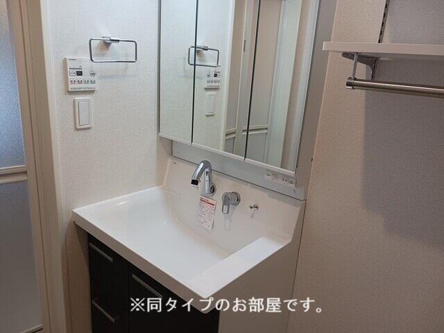 洗面設備　同仕様