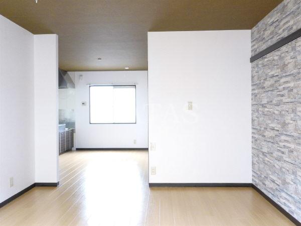 居室・リビング　同物件別部屋です。