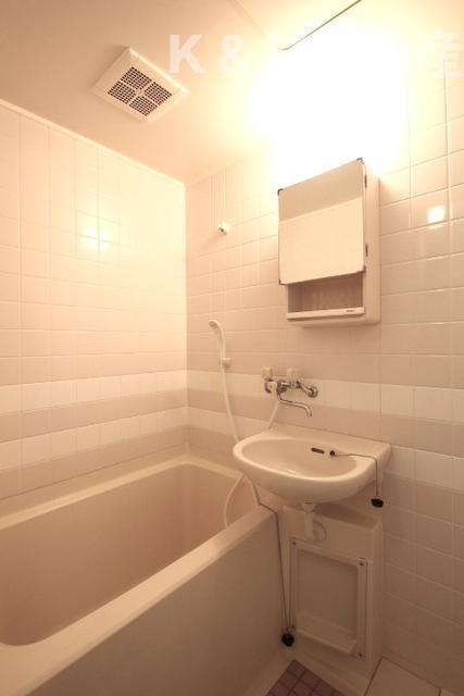 バス・シャワールーム　日々の暮らしに欠かせないお風呂です