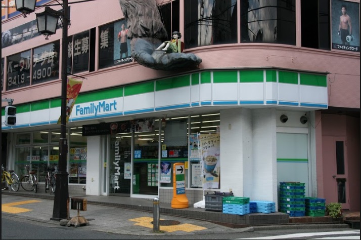 コンビニ　ファミリーマート 太子堂三丁目店（コンビニ）まで347m